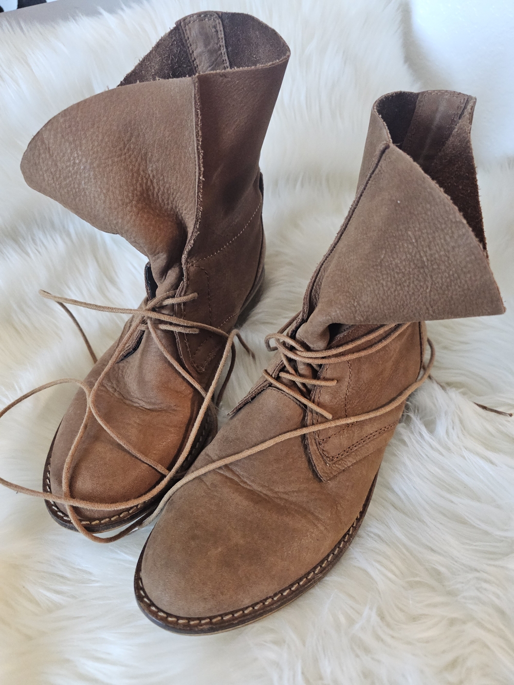 Steve Madden Brown Leather Lace-Up Ankle Booties
